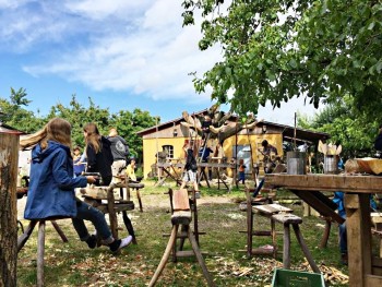 Kreativfreizeit auf Hof Balm - Teppich aus Rohwolle - ungek&auml;mmt/ ungewaschen Beispiel 6
